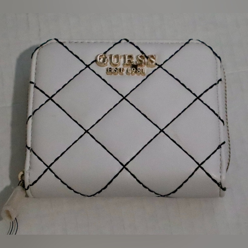 Guess Small Zip Up Wallet